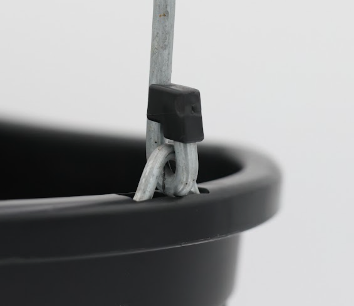 The Solo Bucket - 20 Quart Flat-Backed Bucket